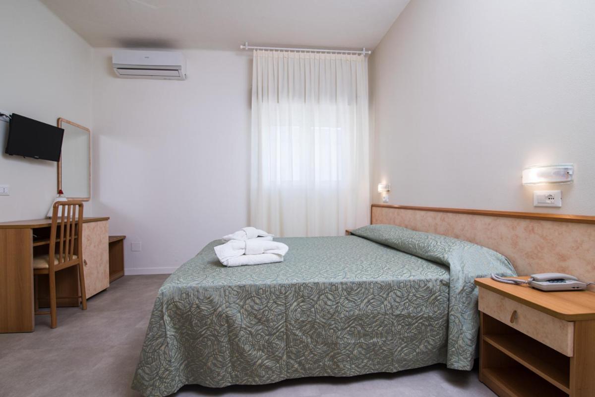 Hotel Ondina E Milazzo Cervia Exterior photo