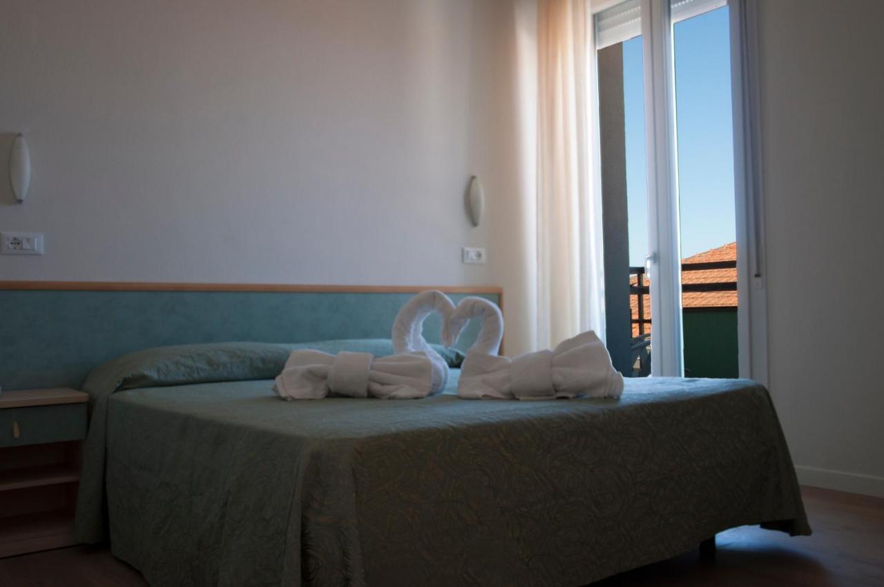 Hotel Ondina E Milazzo Cervia Exterior photo