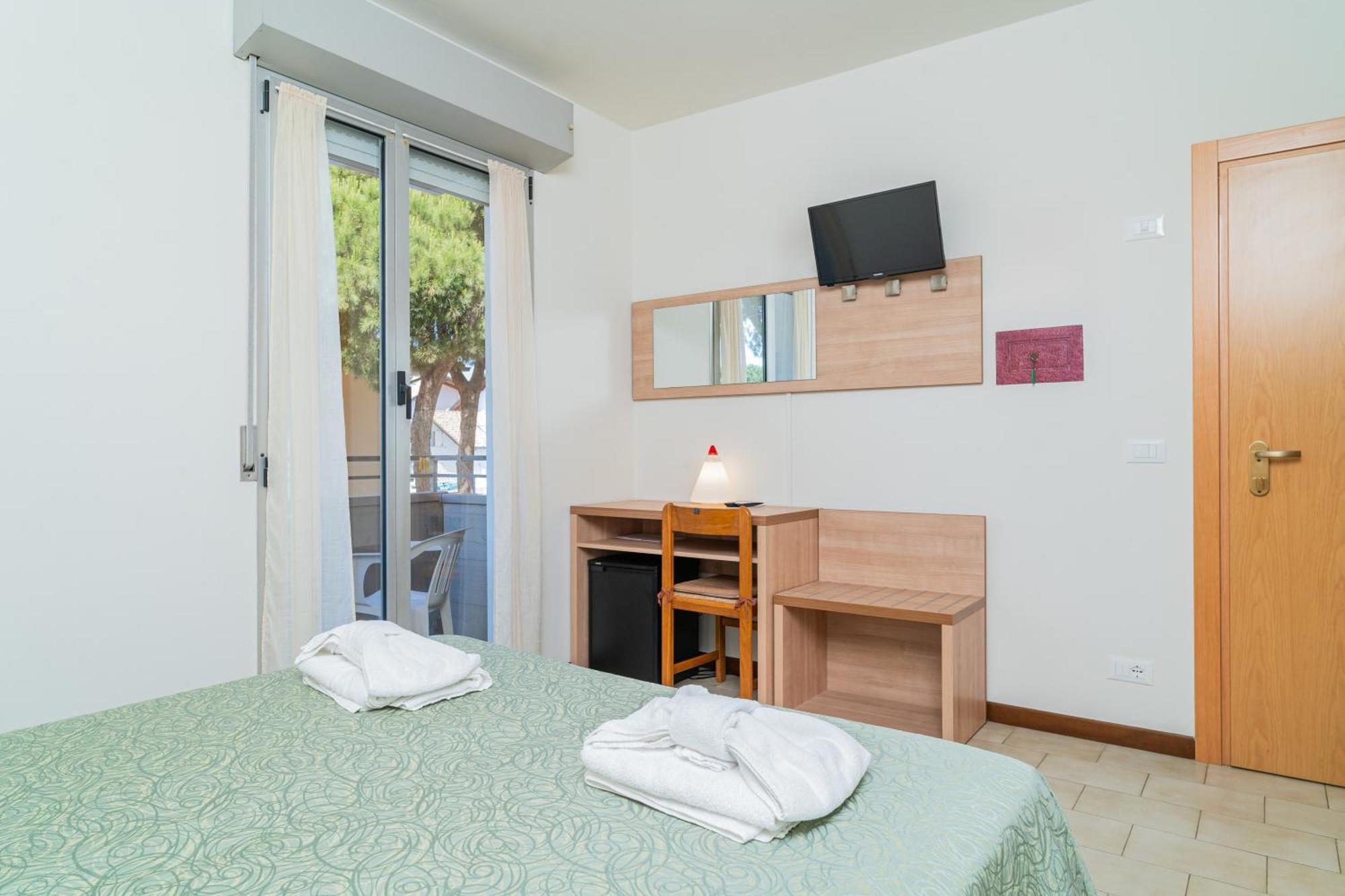 Hotel Ondina E Milazzo Cervia Exterior photo